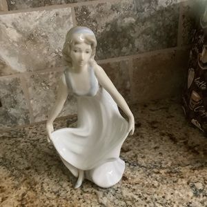 Castille Vintage Porcelain ballerina.
